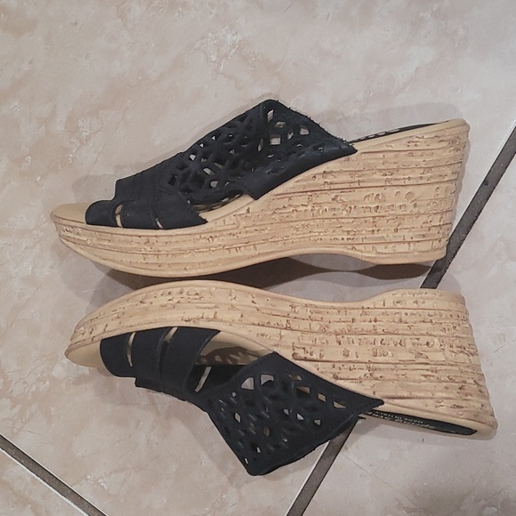 Spring Step black wedges size 36 excellent used condition - Picture 5 of 6